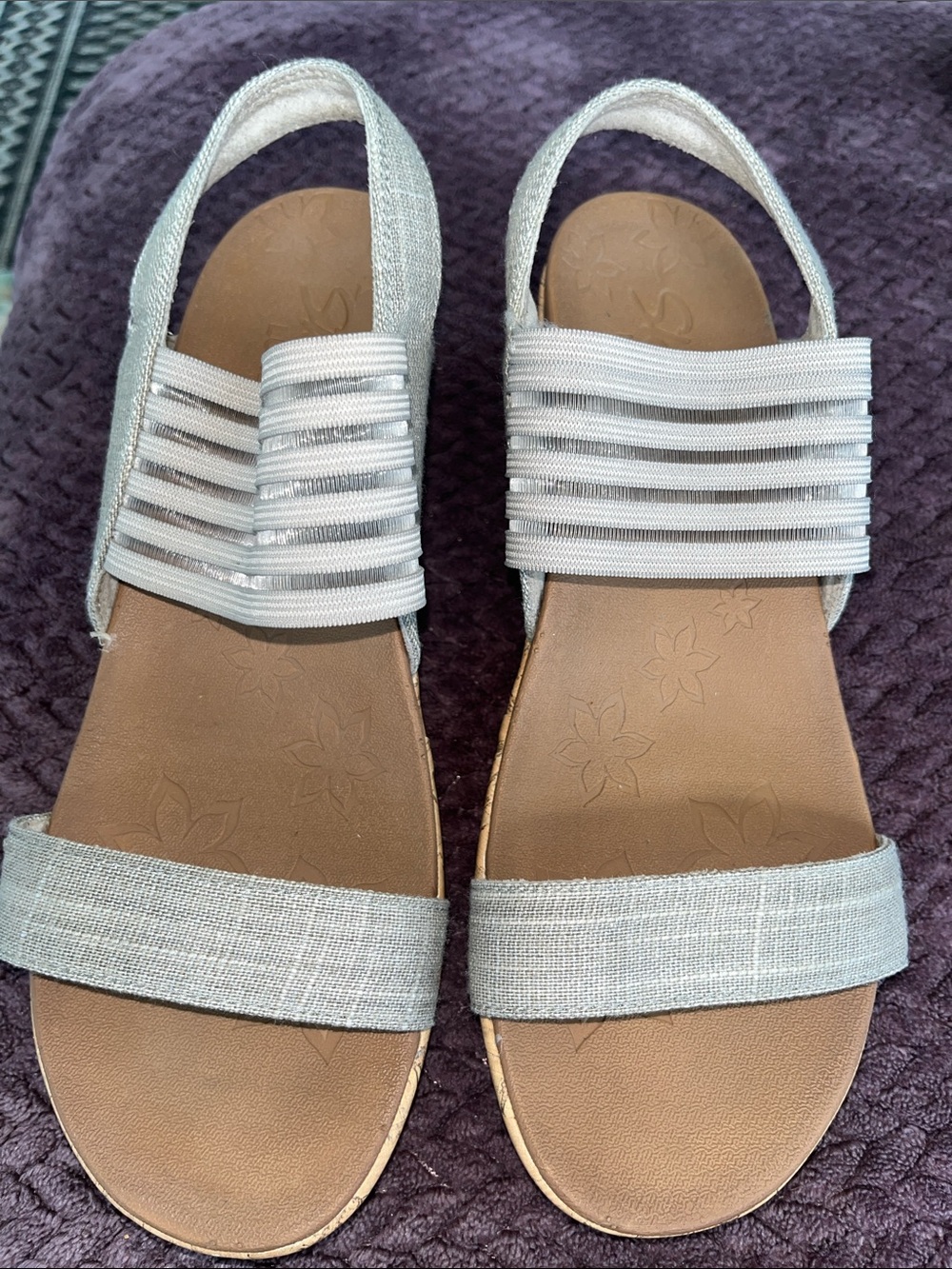 Sketchers Luxe Foam Comfort Stretch Slingback Sandals in Light Gray